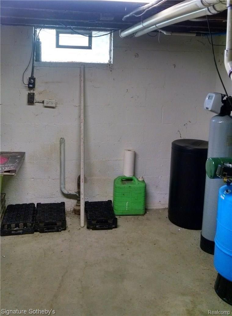 2677 Hessel Avenue Rochester, MI 48307 - Photo 22 of 24 Basement.jpg