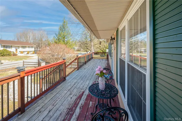 $325,000 | 17 David Lane, Wurtsboro, NY 12790