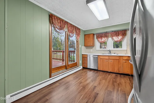 $250,000 | 3 Old Troy Road, East Greenbush, NY 12061