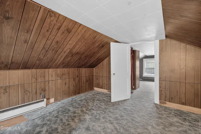 $250,000 | 3 Old Troy Road, East Greenbush, NY 12061