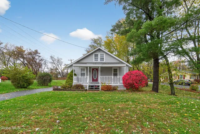 $250,000 | 3 Old Troy Road, East Greenbush, NY 12061