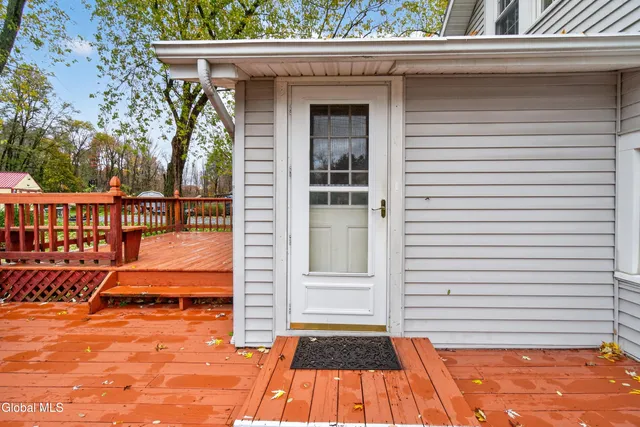 $250,000 | 3 Old Troy Road, East Greenbush, NY 12061