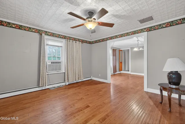 $250,000 | 3 Old Troy Road, East Greenbush, NY 12061