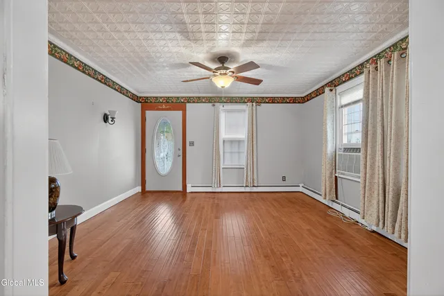 $250,000 | 3 Old Troy Road, East Greenbush, NY 12061