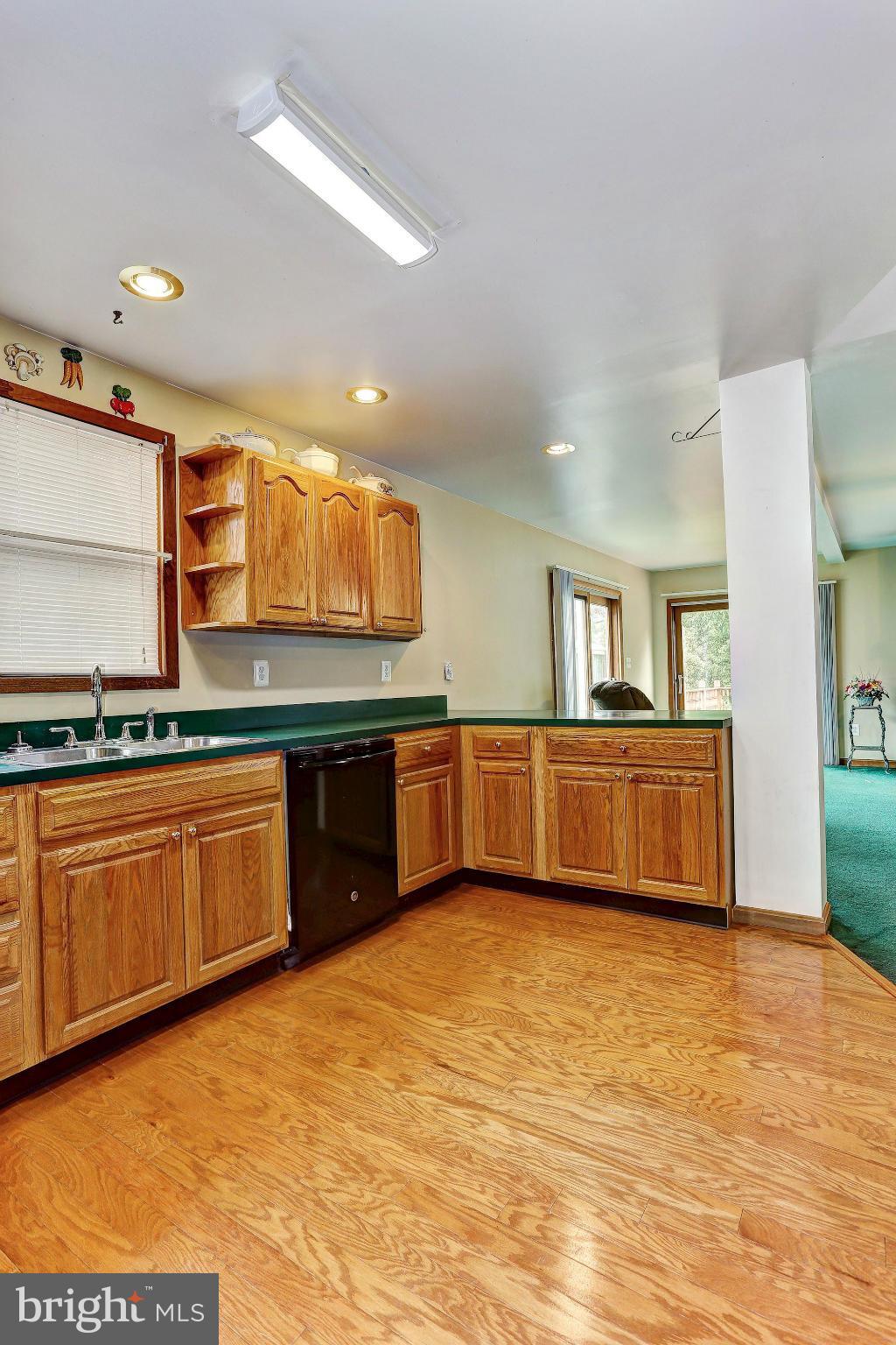 930 Oakleigh Beach Road Baltimore, MD 21222 - Photo 11 of 23 Kitchen