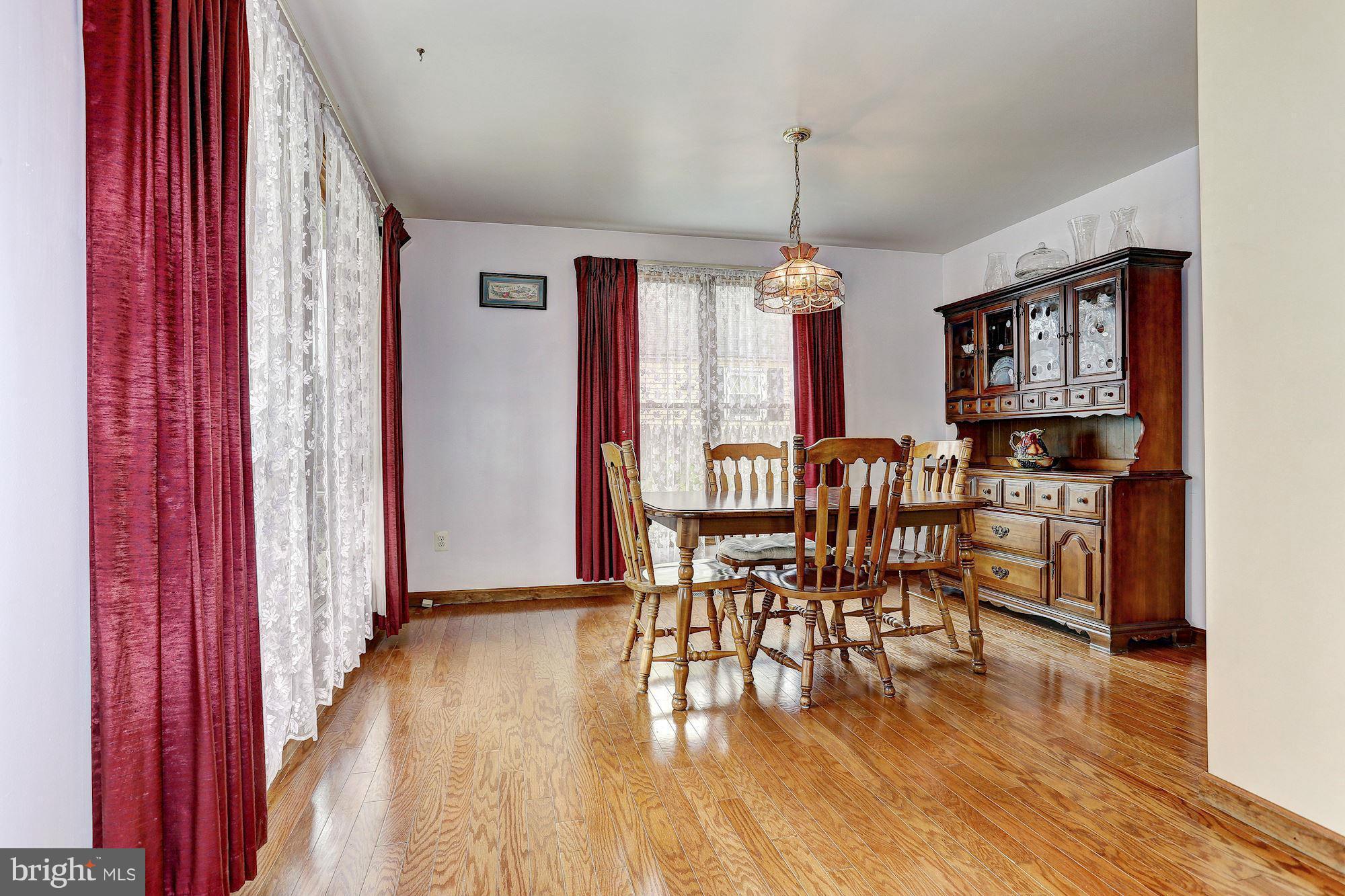 930 Oakleigh Beach Road Baltimore, MD 21222 - Photo 4 of 23 Dining Room