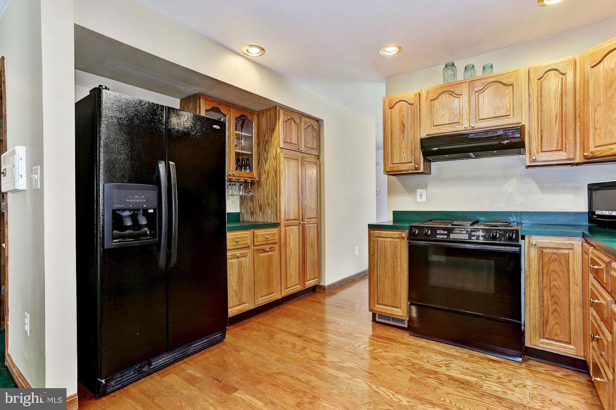930 Oakleigh Beach Road Baltimore, MD 21222 - Photo 10 of 23 Kitchen