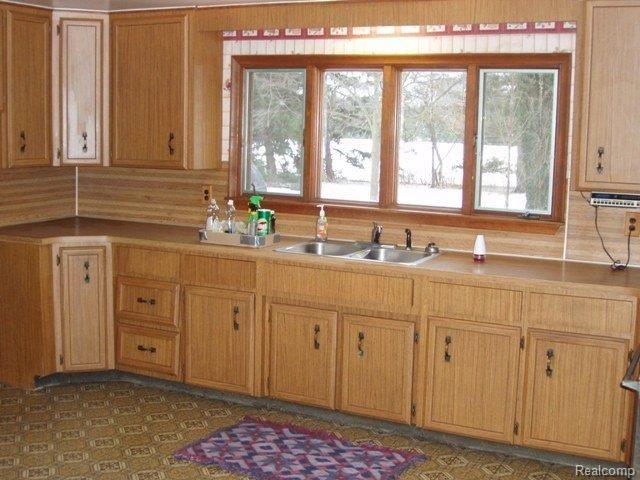 10650 Maxwell Road Carleton, MI 48117 - Photo 4 of 11 P1010183