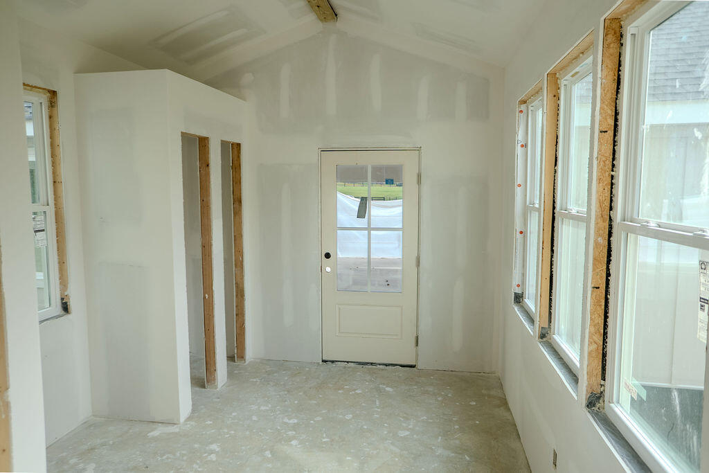 426 Concord Road Richmond, KY 40475 - Photo 31 of 43 Breeze way