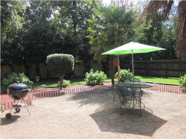 745 Windward Road Jackson, MS 39206 - Photo 23 of 26 Back yard View 1