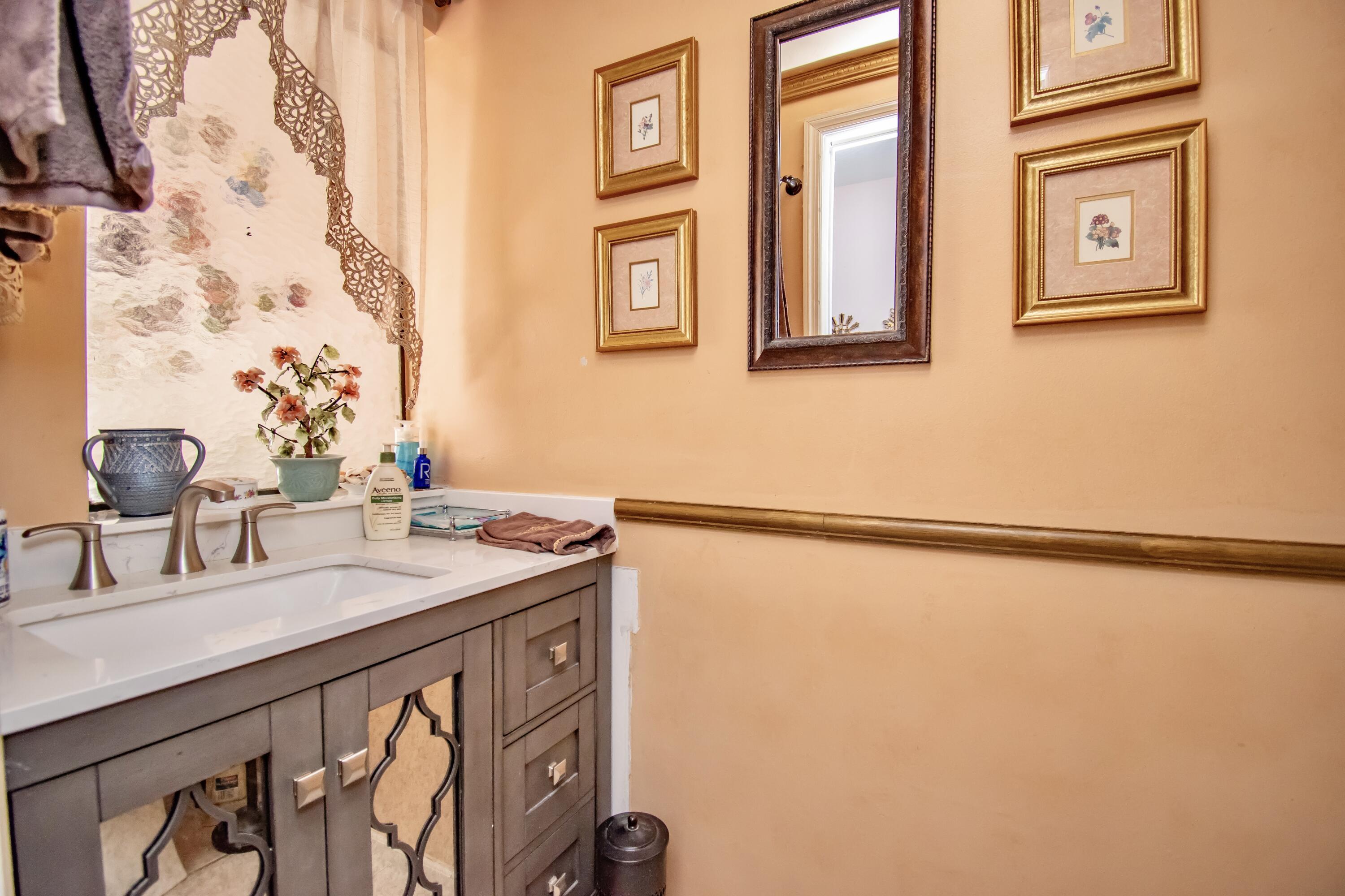 6640 Thornhill Court Boca Raton, FL 33433 - Photo 18 of 23 Bathroom