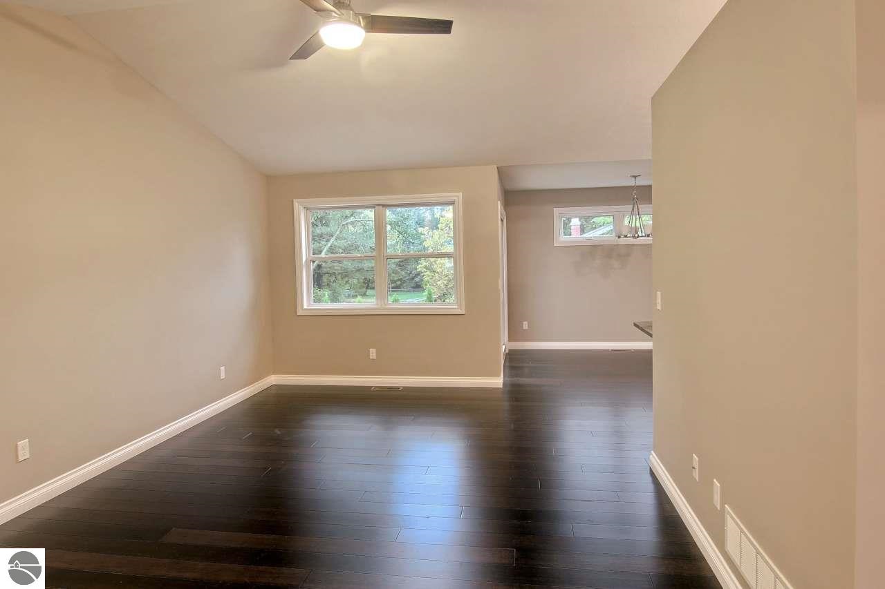 6089 Sterling Road Traverse City, MI 49686 - Photo 5 of 22 1791475-4.JPG