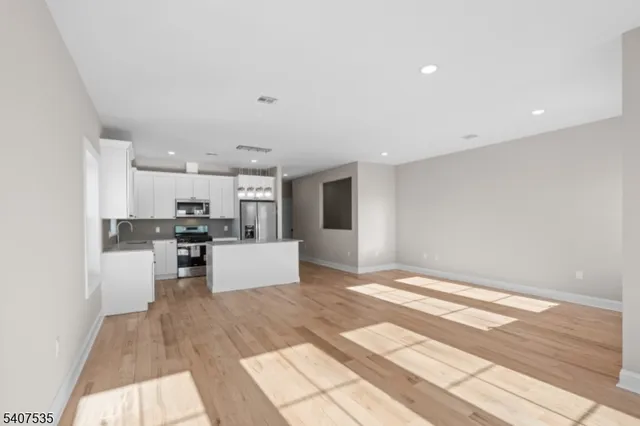 $3,200 | 503 Delavan Avenue, Newark, NJ 07107