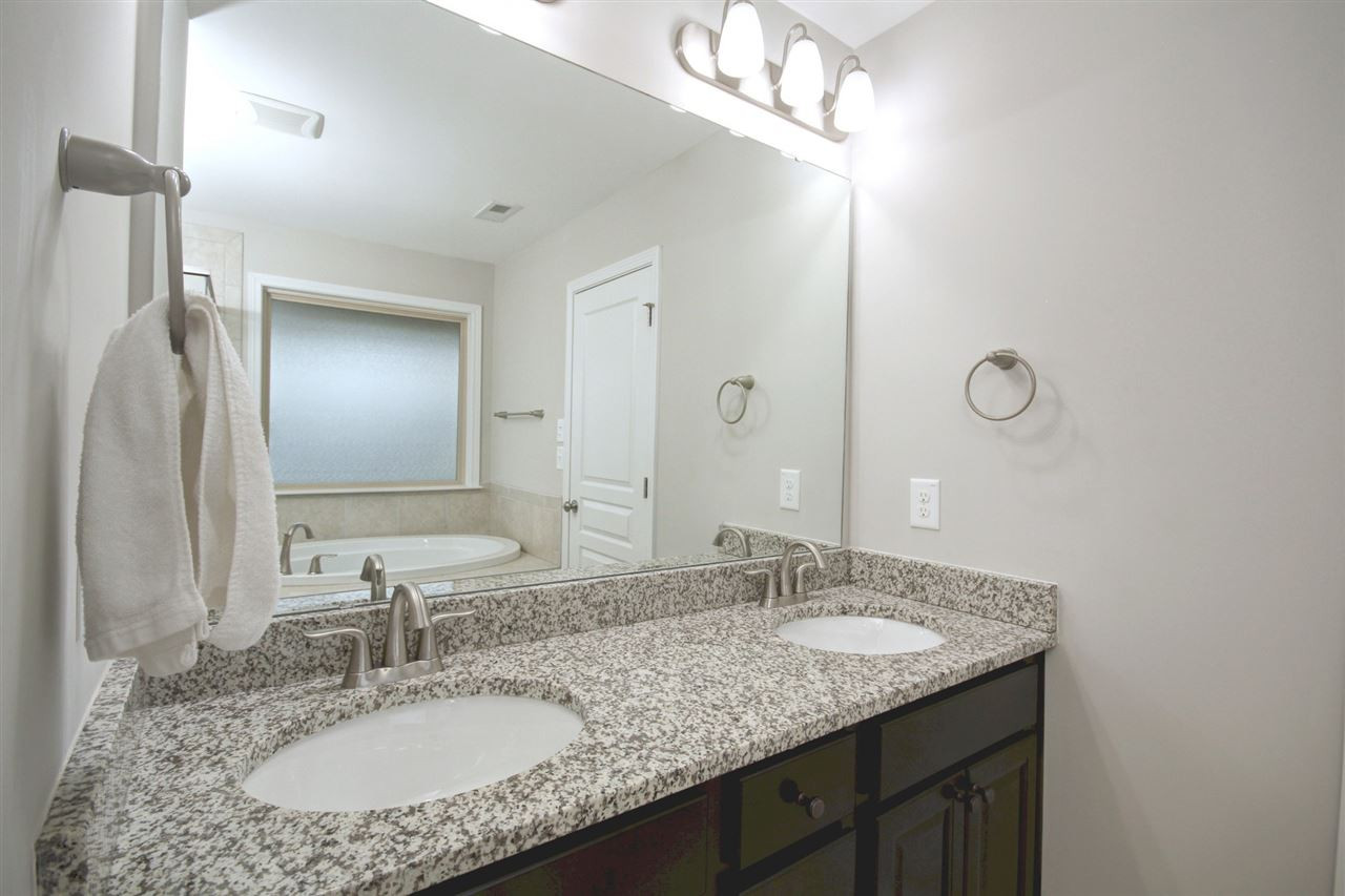 12644 Gallant Place Raleigh, NC 27614 - Photo 16 of 29 Master Bathroom