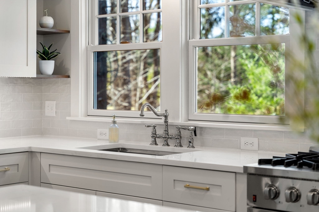 11 Woodholm Road Manchester, MA 01944 - Photo 10 of 42 Gallery Image 10