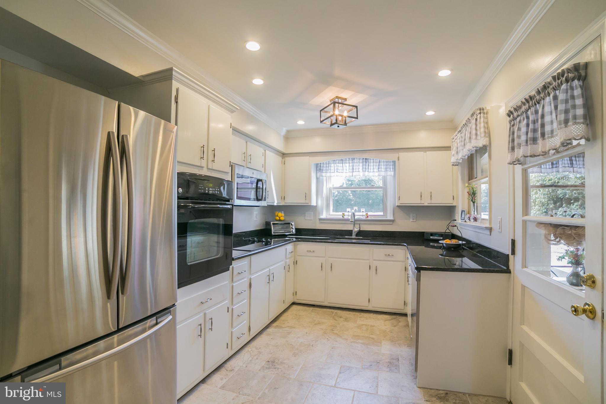 147 Beechwood Road Newtown Square, PA 19073 - Photo 11 of 40