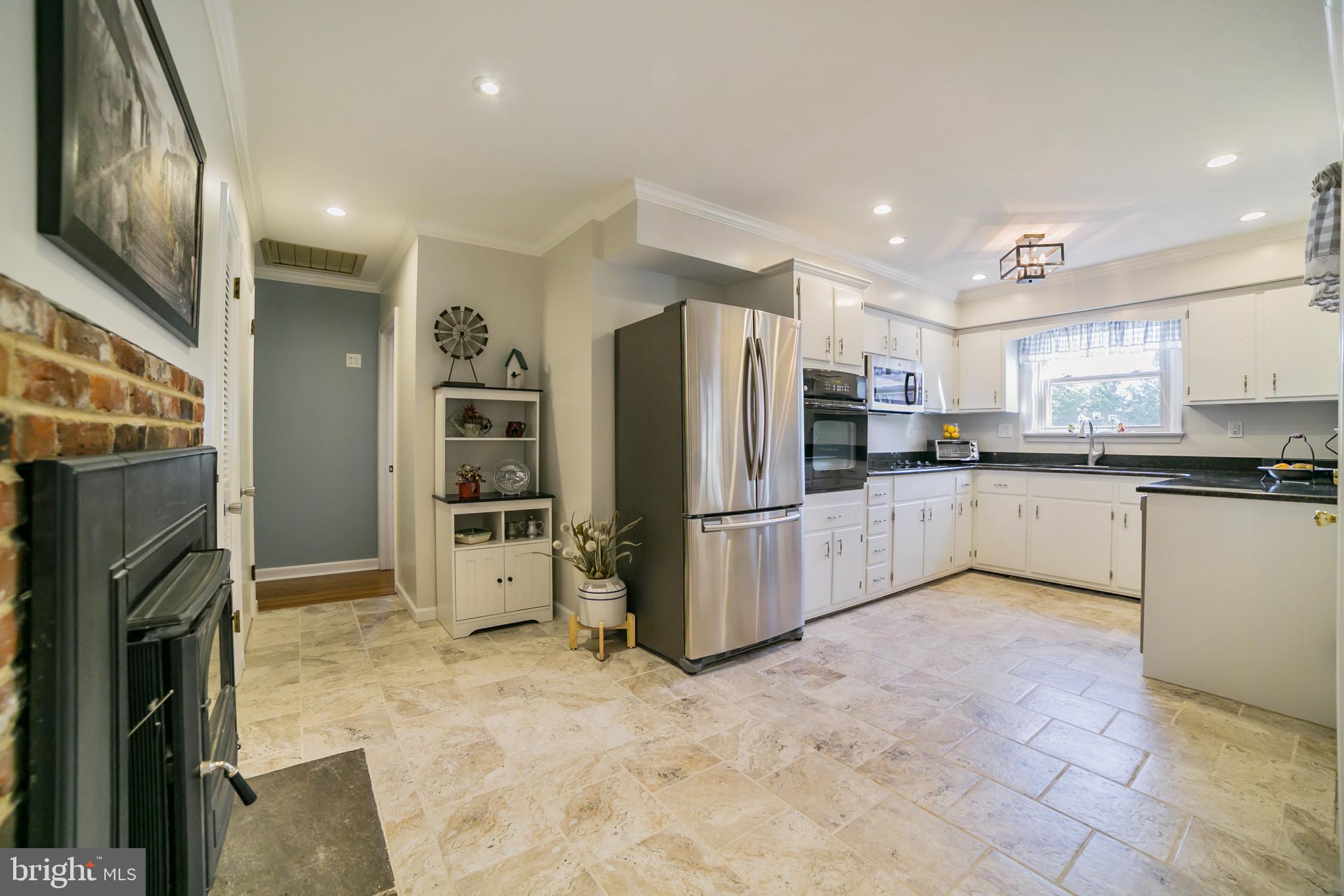147 Beechwood Road Newtown Square, PA 19073 - Photo 10 of 40