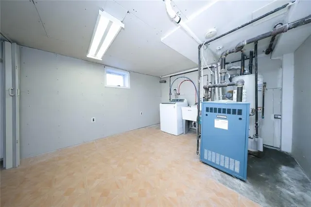 a view of a storage & utility room