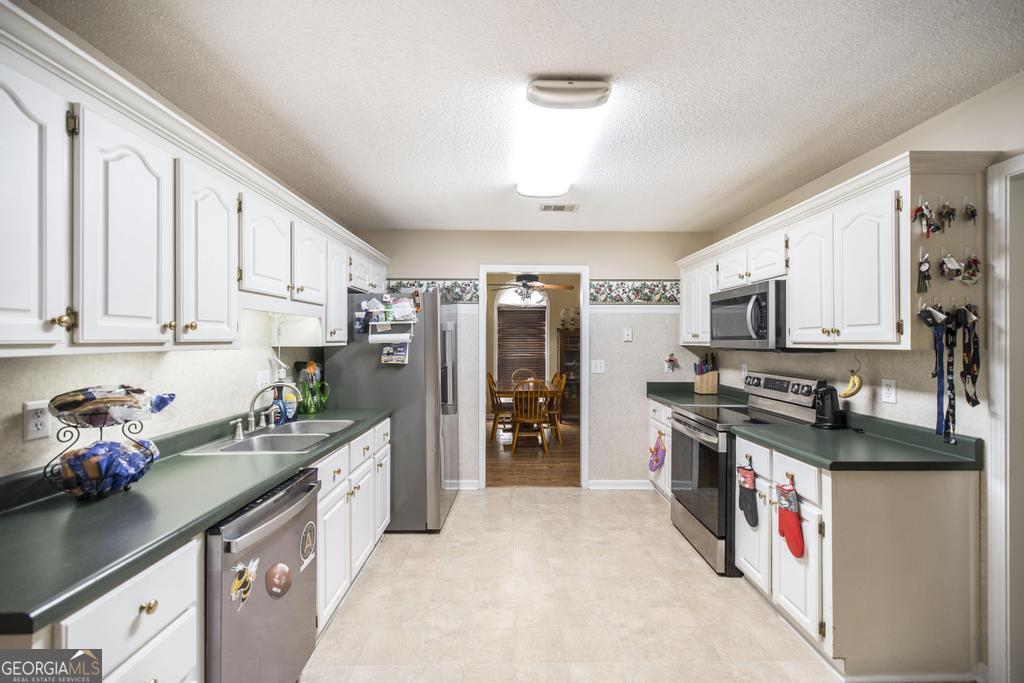 1828 Houston Lake Road Kathleen, GA 31047 - Photo 11 of 45