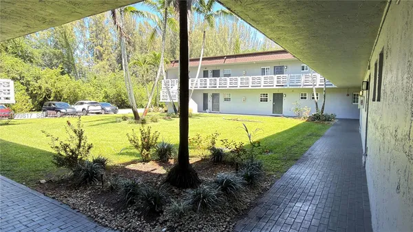 $2,450 | 403 Southwest 148th Avenue, Unit 3B, Pembroke Pines, FL 33027