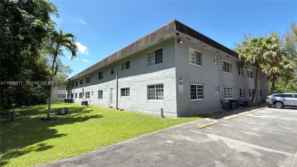 $2,450 | 403 Southwest 148th Avenue, Unit 3B, Pembroke Pines, FL 33027