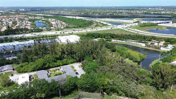 $2,450 | 403 Southwest 148th Avenue, Unit 3B, Pembroke Pines, FL 33027