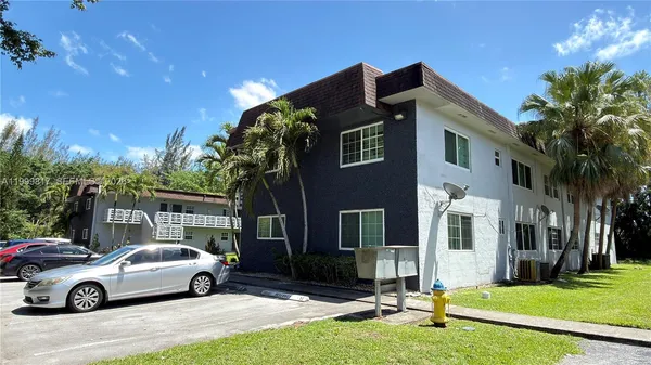 $2,450 | 403 Southwest 148th Avenue, Unit 3B, Pembroke Pines, FL 33027
