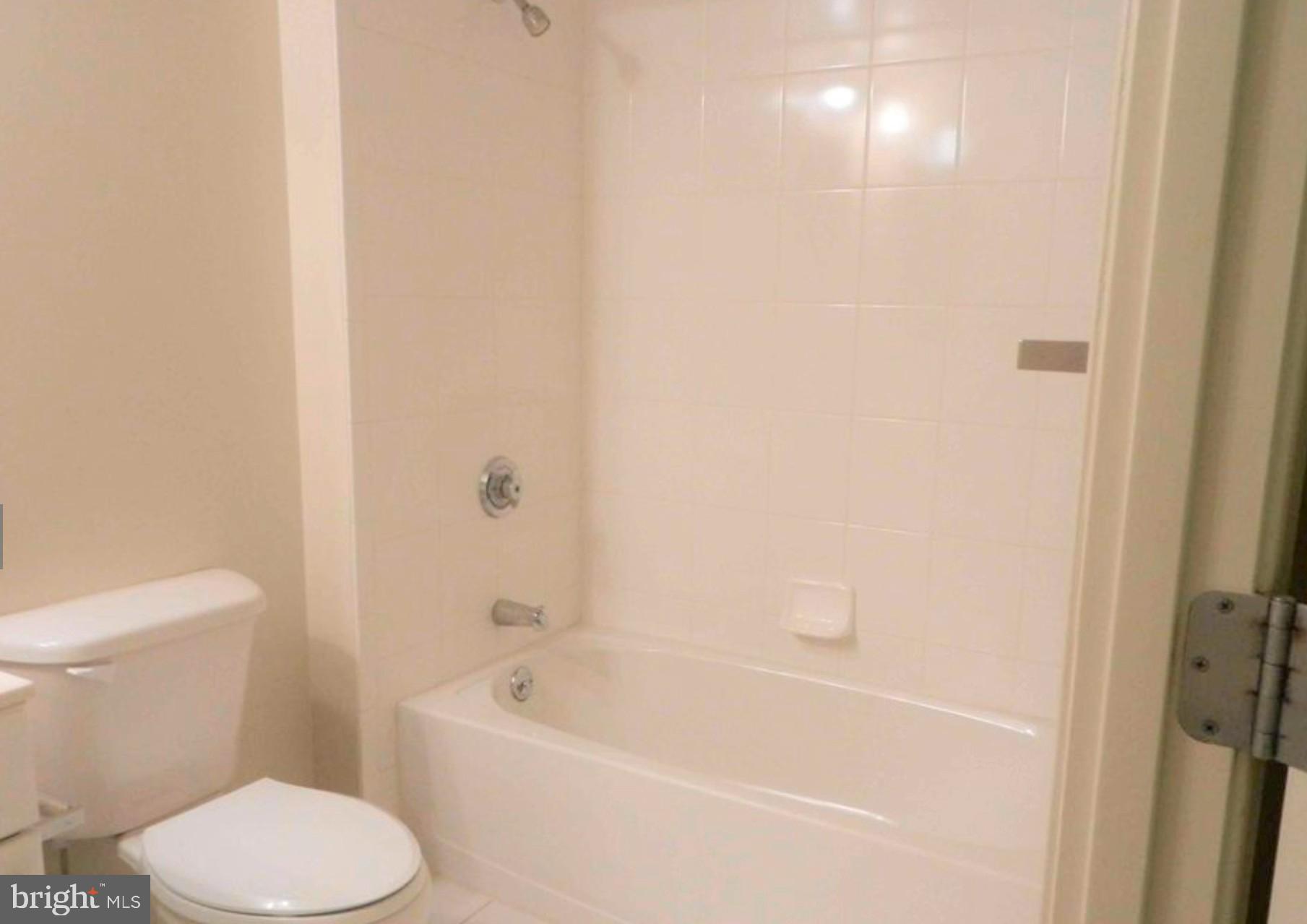 2726 Gallows Road, Unit 411 Vienna, VA 22180 - Photo 11 of 31