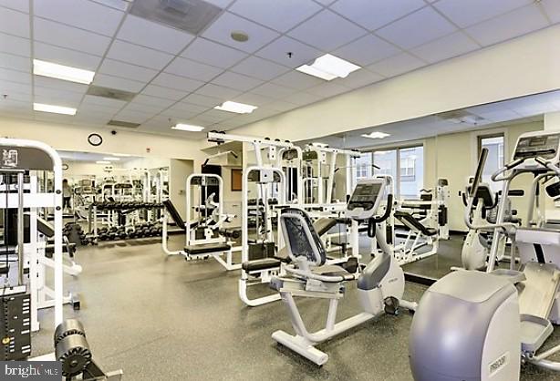 2726 Gallows Road, Unit 411 Vienna, VA 22180 - Photo 15 of 31