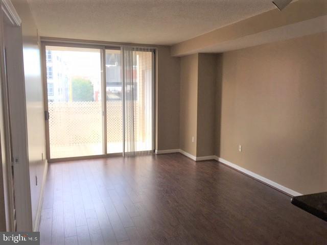 2726 Gallows Road, Unit 411 Vienna, VA 22180 - Photo 4 of 31