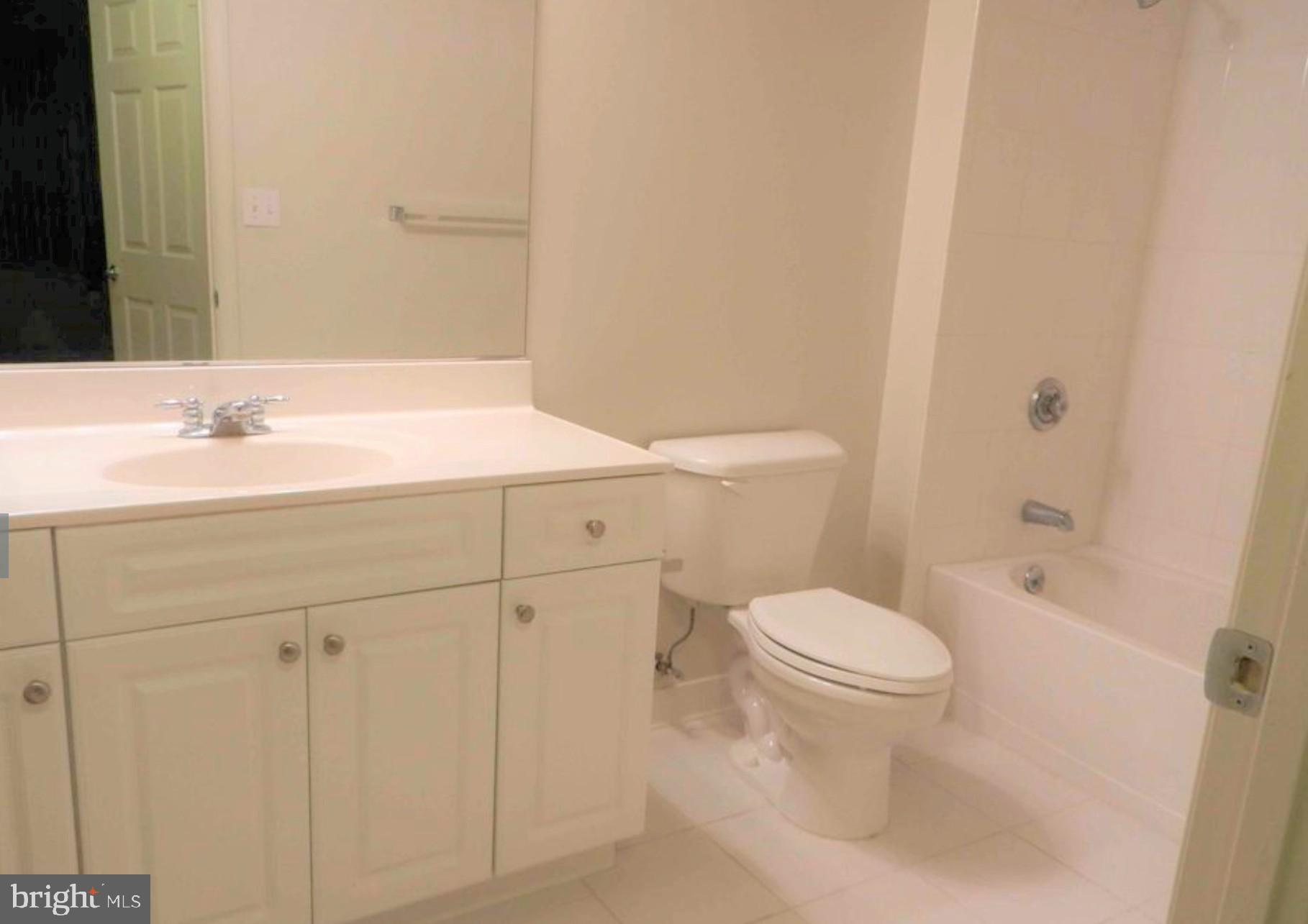 2726 Gallows Road, Unit 411 Vienna, VA 22180 - Photo 8 of 31