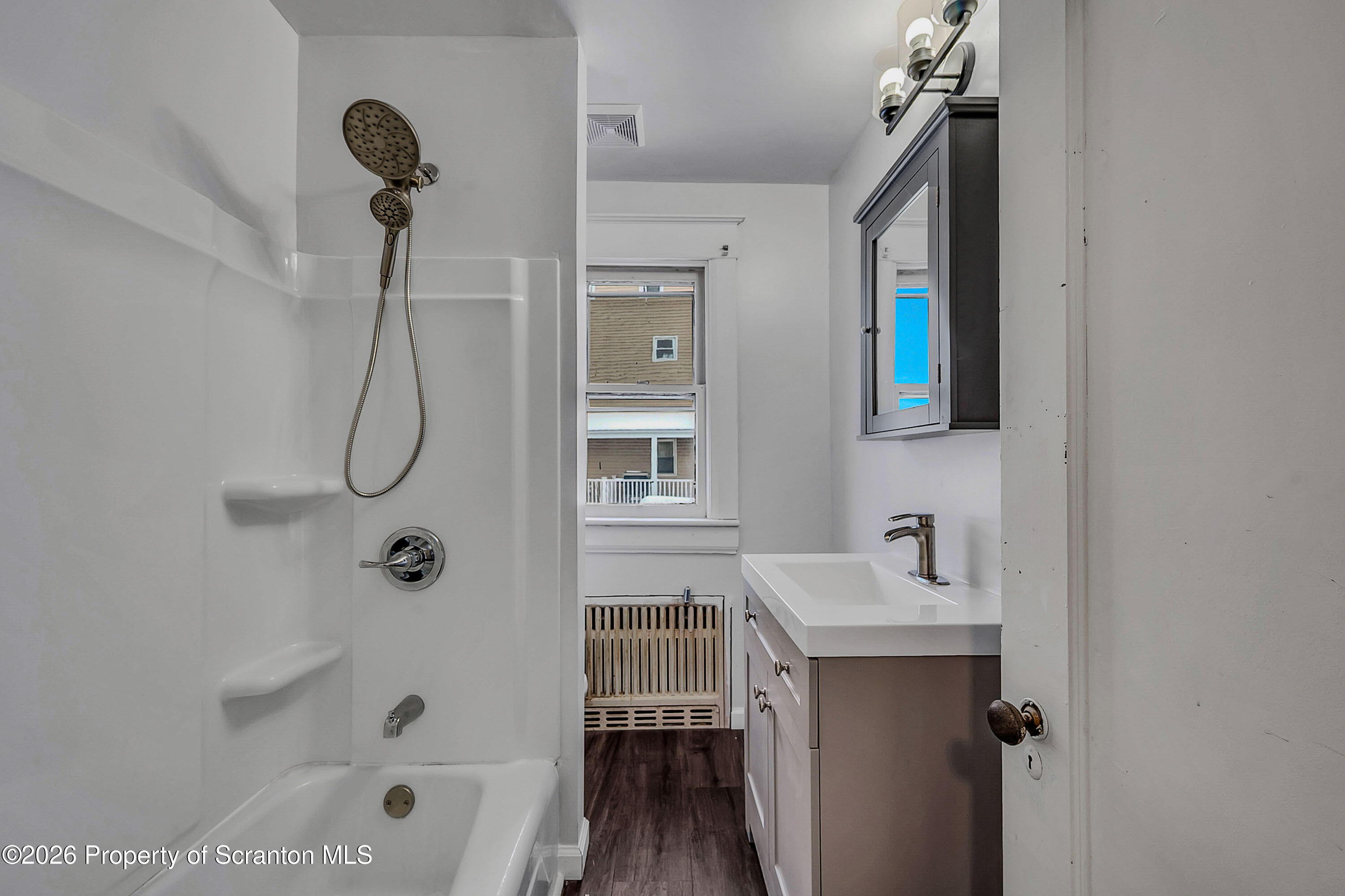 208 East Warren Street, Unit 2 Dunmore, PA 18512 - Photo 11 of 23 E Warren_-11