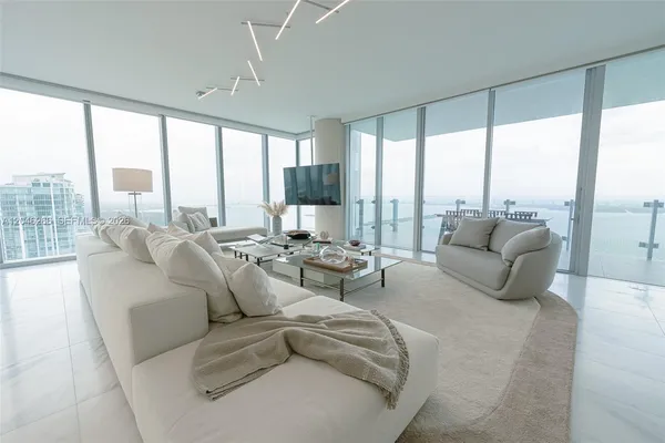 $23,500 | 700 Northeast 26th Terrace, Unit 4901, Miami, FL 33137