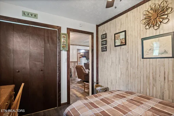 $525,000 | 203 Wagon Lane, Speedwell, TN 37870