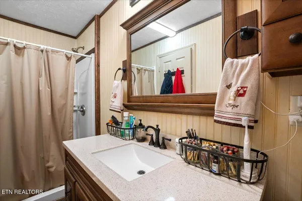 $525,000 | 203 Wagon Lane, Speedwell, TN 37870