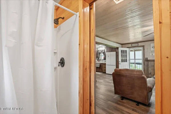 $525,000 | 203 Wagon Lane, Speedwell, TN 37870