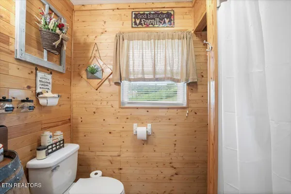 $525,000 | 203 Wagon Lane, Speedwell, TN 37870