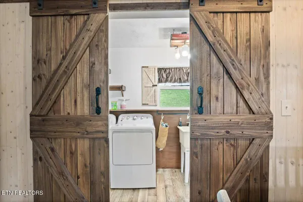 $525,000 | 203 Wagon Lane, Speedwell, TN 37870