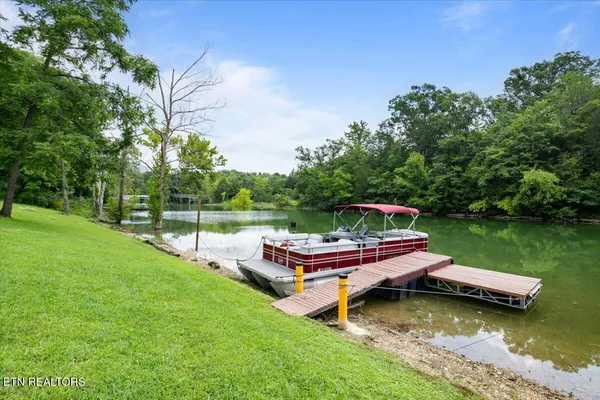 $525,000 | 203 Wagon Lane, Speedwell, TN 37870