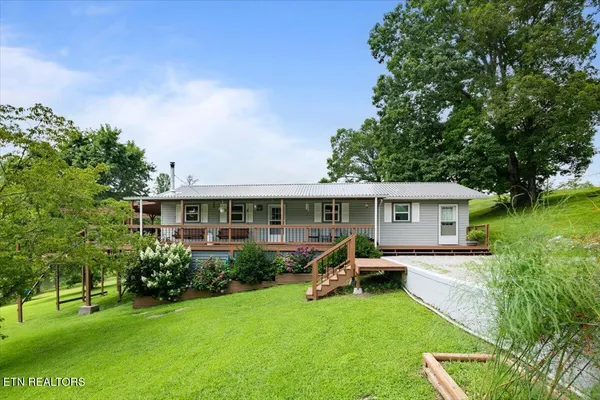$525,000 | 203 Wagon Lane, Speedwell, TN 37870