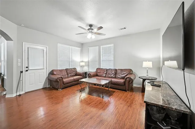 $360,000 | 510 Poplar Vista Lane, Arlington, TX 76002