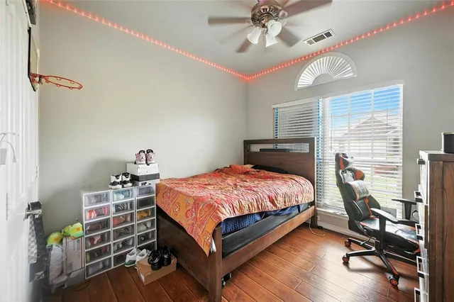 $360,000 | 510 Poplar Vista Lane, Arlington, TX 76002