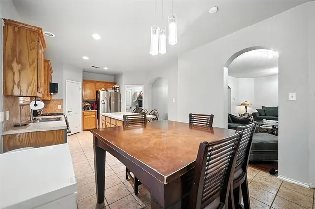 $360,000 | 510 Poplar Vista Lane, Arlington, TX 76002