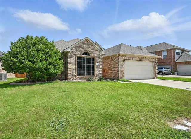 $360,000 | 510 Poplar Vista Lane, Arlington, TX 76002