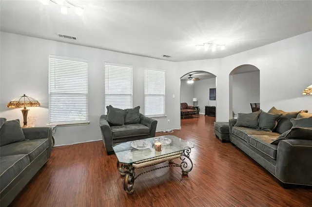 $360,000 | 510 Poplar Vista Lane, Arlington, TX 76002