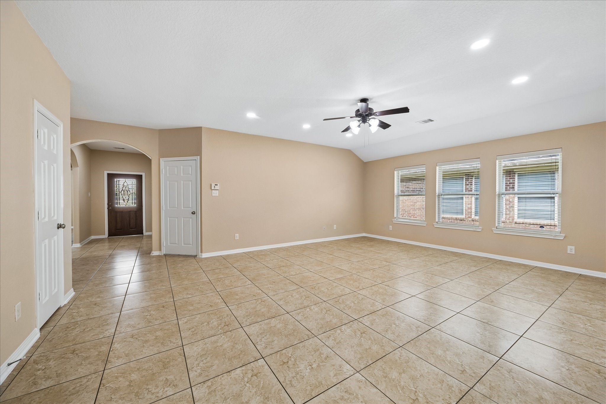21818 Mount Hunt Drive Spring, TX 77388 - Photo 6 of 28 Gallery Image 6