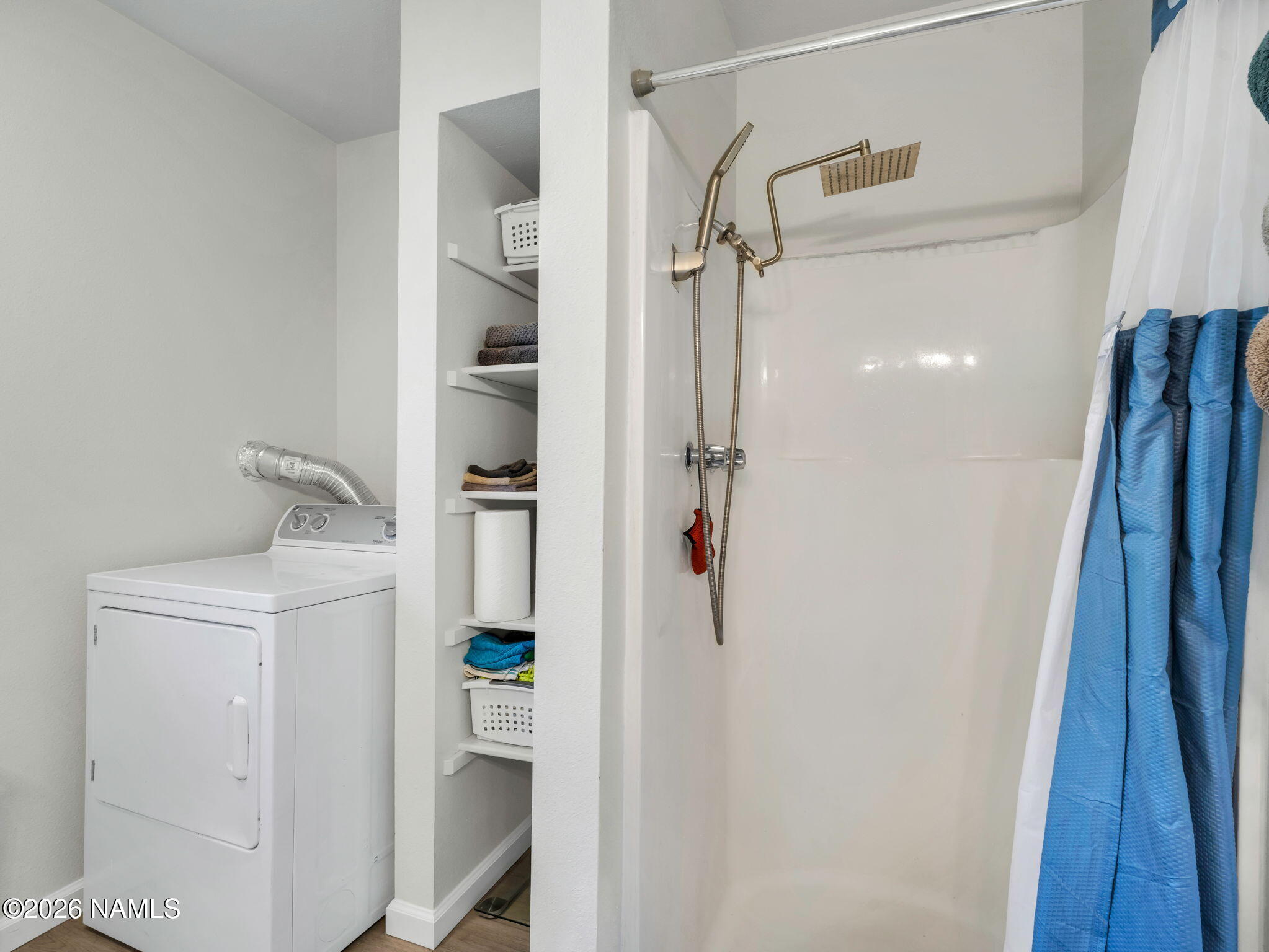 1727 North Deer Crossing Road Flagstaff, AZ 86004 - Photo 15 of 35 Laundry_Bathroom