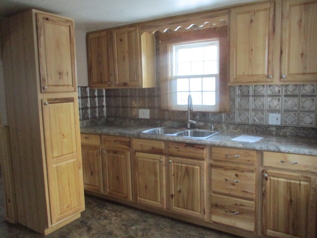 9 Willey Street Rochester, NH 03867 - Photo 3 of 26