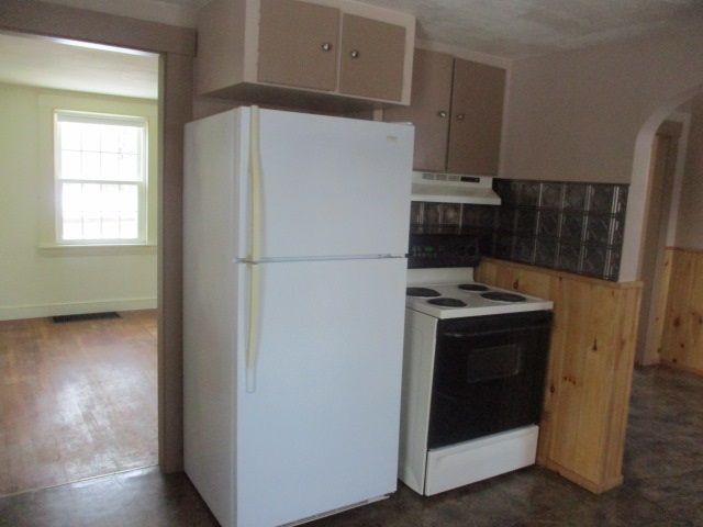9 Willey Street Rochester, NH 03867 - Photo 4 of 26