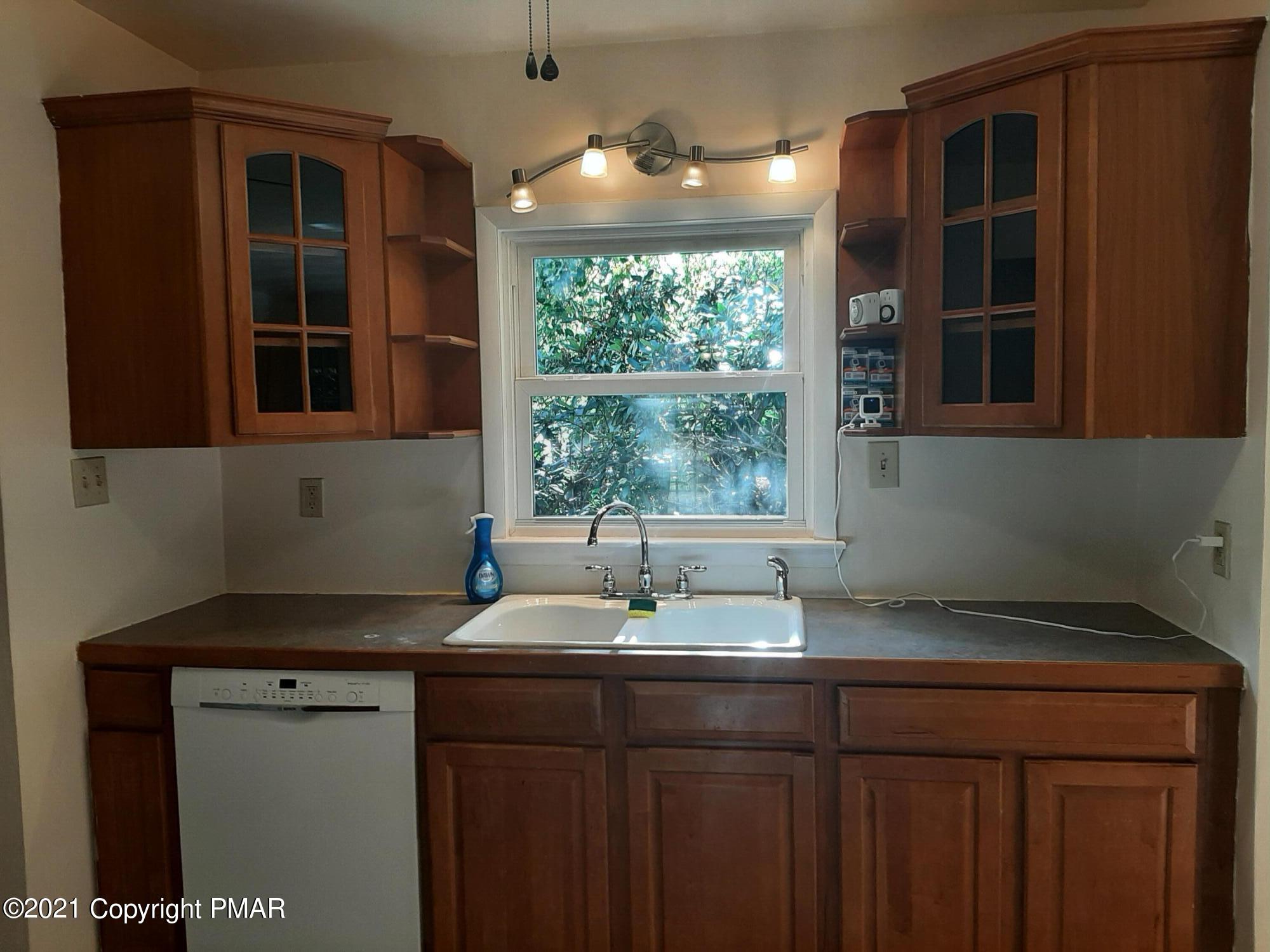 235 Dyson Road Swiftwater, PA 18370 - Photo 11 of 36 a sink with a window